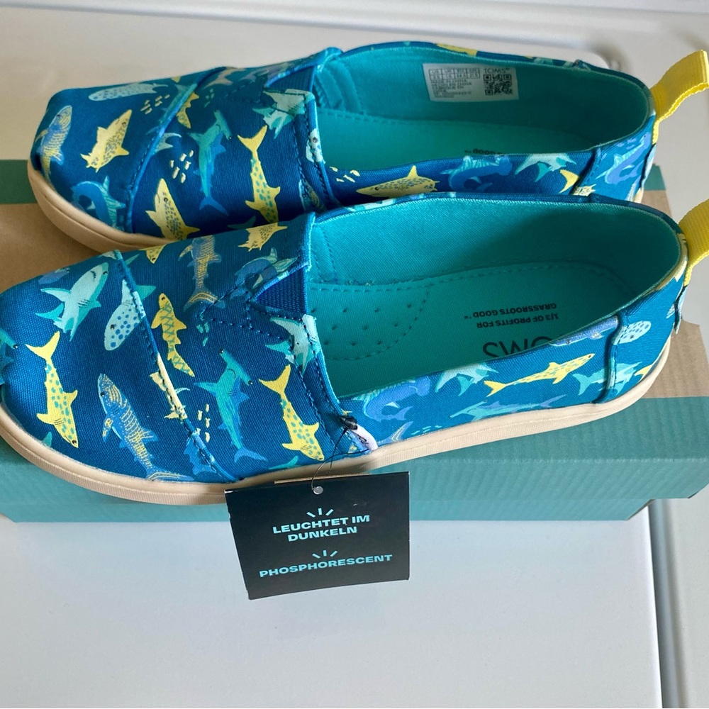 Toms Youth Shark Shoes